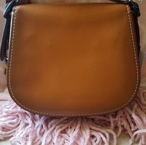 RARE Coach 23 Saddle bag Burnished Butterscotch